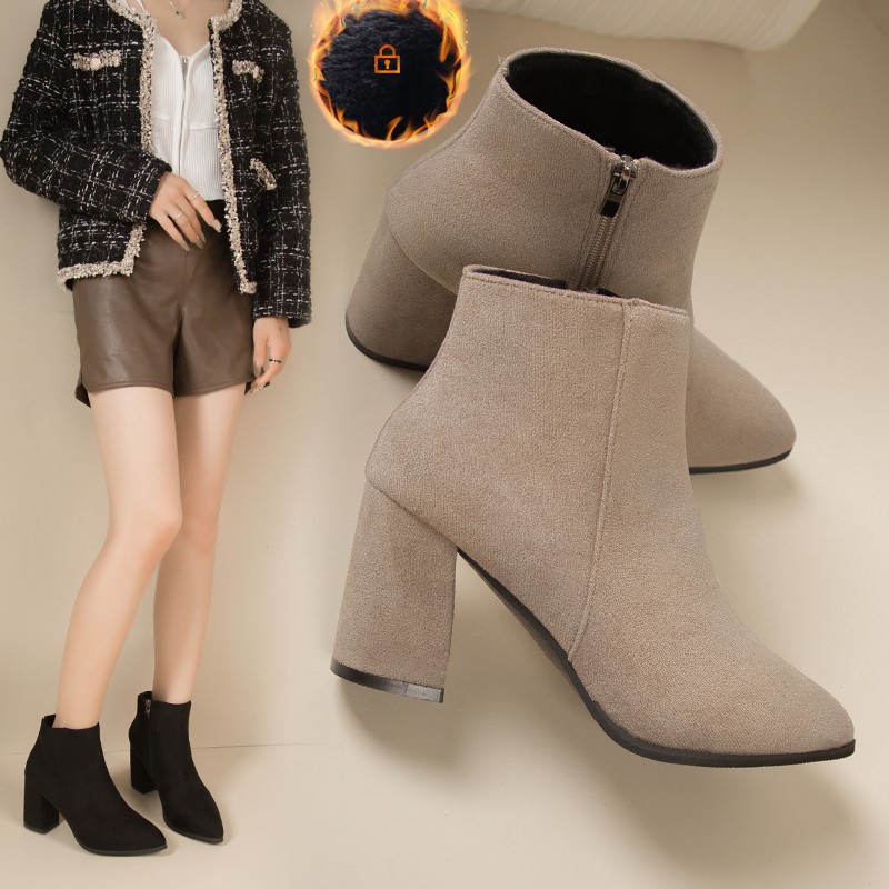 Winterliche Stiefeletten für Damen, spitz zulaufend, aus Wildleder, mit hohem Absatz, seitlichem Reißverschluss und klobigem Schaft_voghion.com