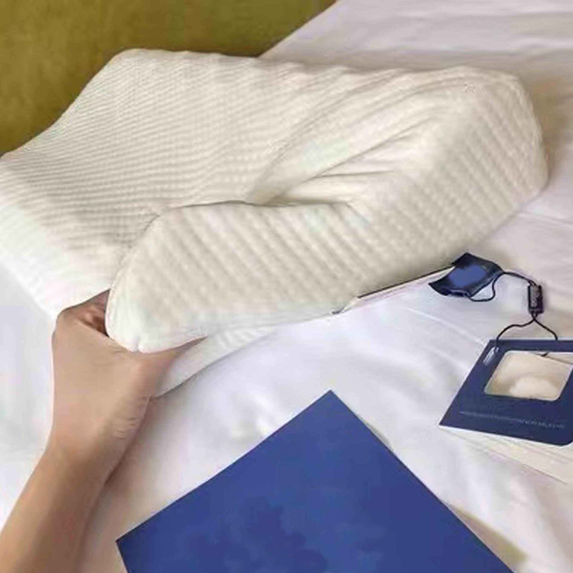 Manufacturer wholesale Thai natural latex pillow children's latex pillow core gift gift box rubber pillow neck protection silicone pillow