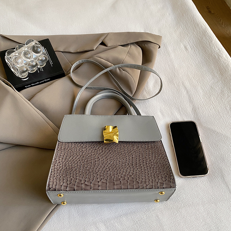 Bolso de diseño de nicho de alto nivel para mujeres 2024 nueva moda versátil bolso de hombro portátil bolso de viaje