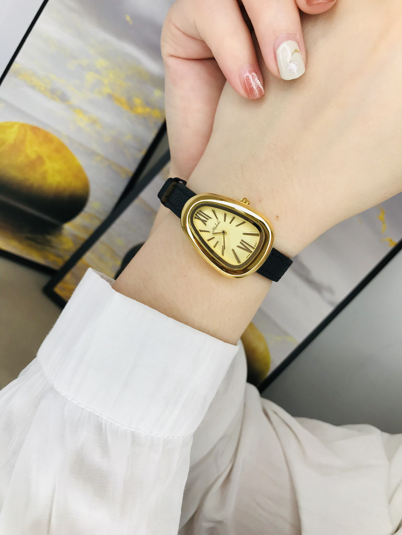 110g Weight Tempered Glass Mirror Material Genuine Leather Strap Material Watch Classification Pointer Display Type Buckle Buckle Style Oval Dial Shape Casual, Holiday Occasion Quartz Movement Solid Color Pattern All Seasons Season Women's Gender Vintage Style, Classic Style Style Vintage Style Classic Style Solid Color Buckle Quartz Watch Women's Watches 10