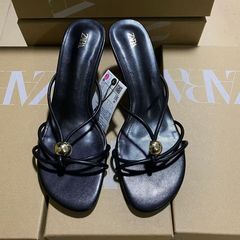 ZAの新しいフレンチラウンドトゥメタルボール、美しい気質の女性用オープントゥサンダル、細いストラップのフェアリースタイルのアウターハイヒールサンダル