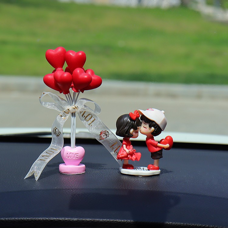 Transfronterizo nuevo coche Decoración Accesorios del coche ins estilo lindo coche pareja muñeca decoración coche suministros al por mayor