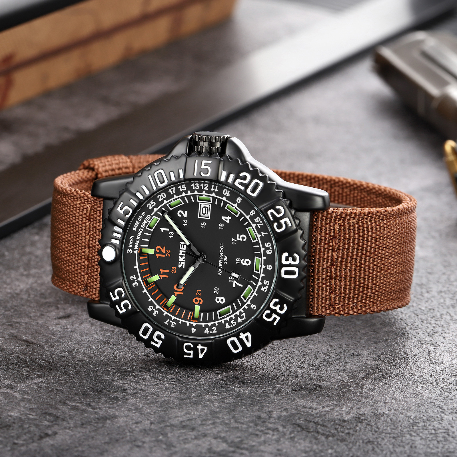 Momento al aire libre para hombres reloj de cuarzo 30 metros impermeable calendario de luz nocturna reloj de pulsera correa de nylon reloj de deportes transfronterizos para hombres