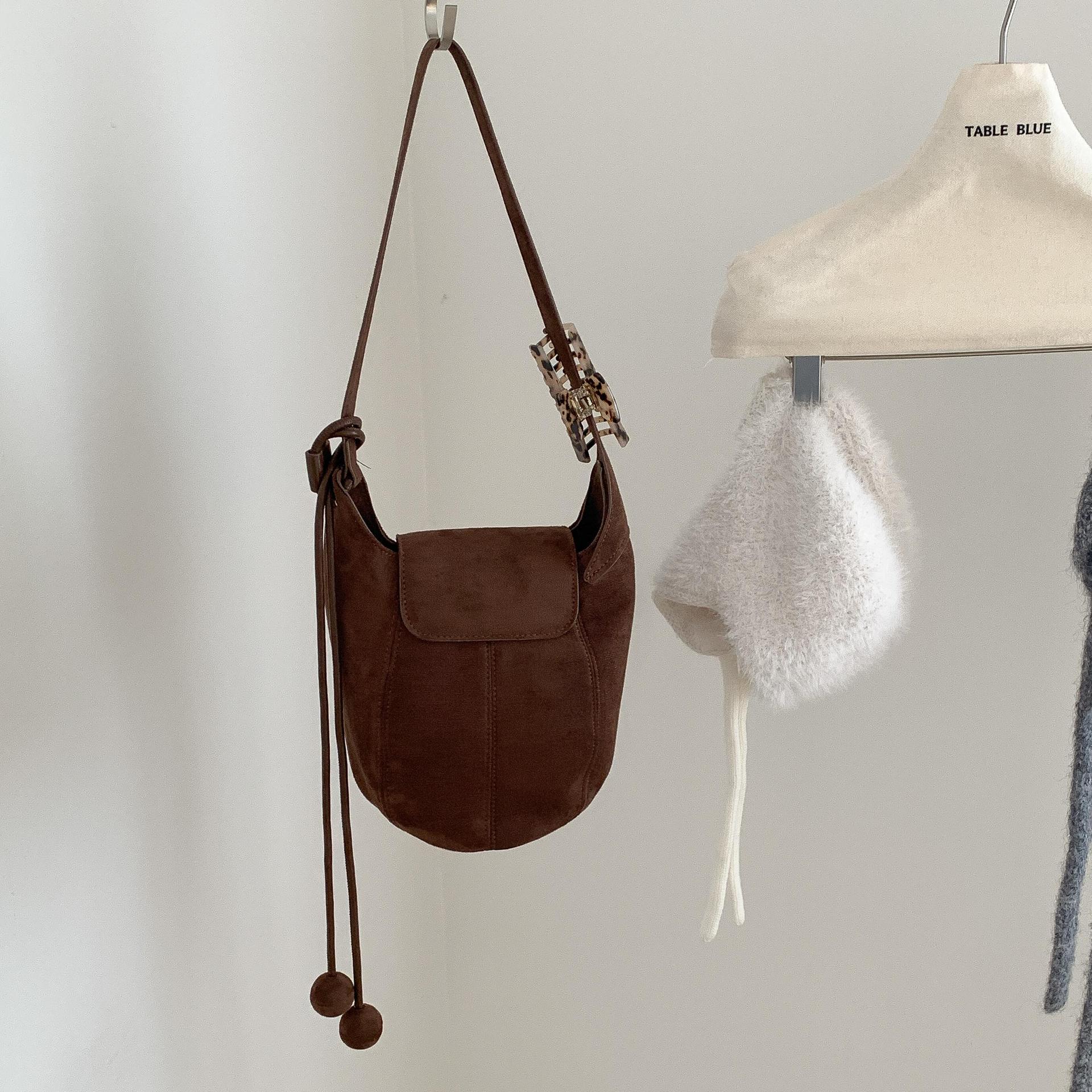 Korean Retro Suede Crossbody Bag For Women Autumn/Winter New Fashion Bucket Bag Minimalist Luxury Shoulder Bag - Thumbnail 7