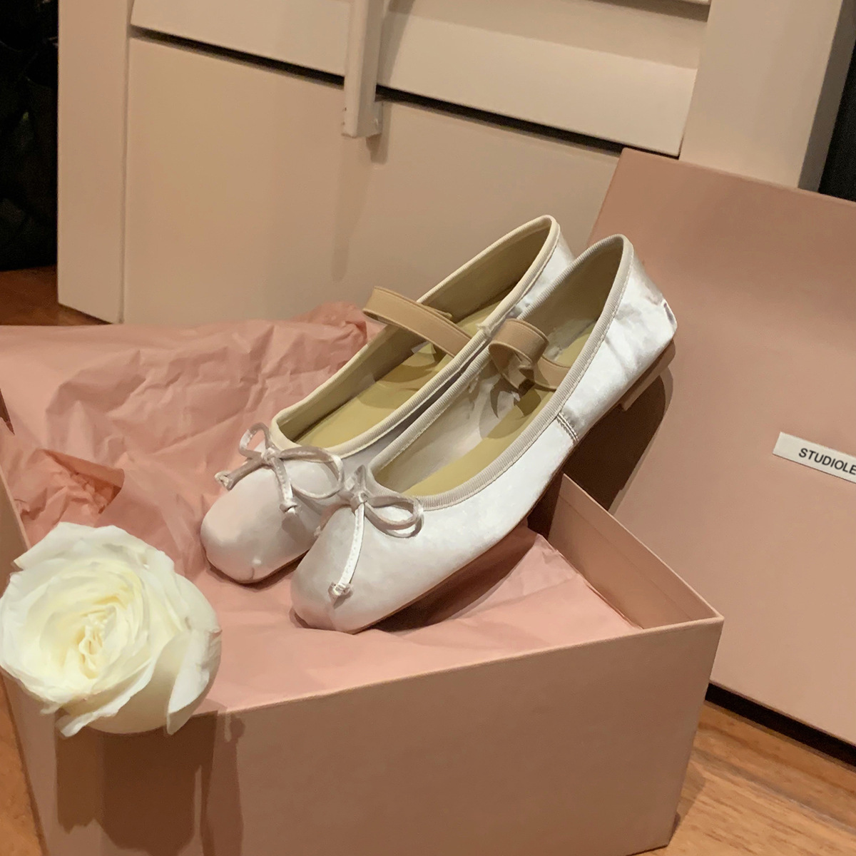Madre de oveja de uva ballet Mary Jane zapatos nariz de cerdo arco cabeza cuadrada elástica con una palabra con zapatos de boca superficial