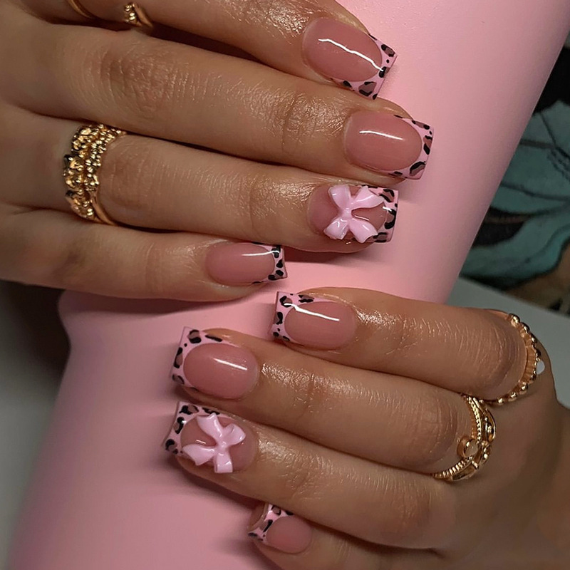 European and American Hand-Wearing Armor Short Pink Leopard Contrast Color Bow Wearing Armor Fake Nail Removable 24 Pieces