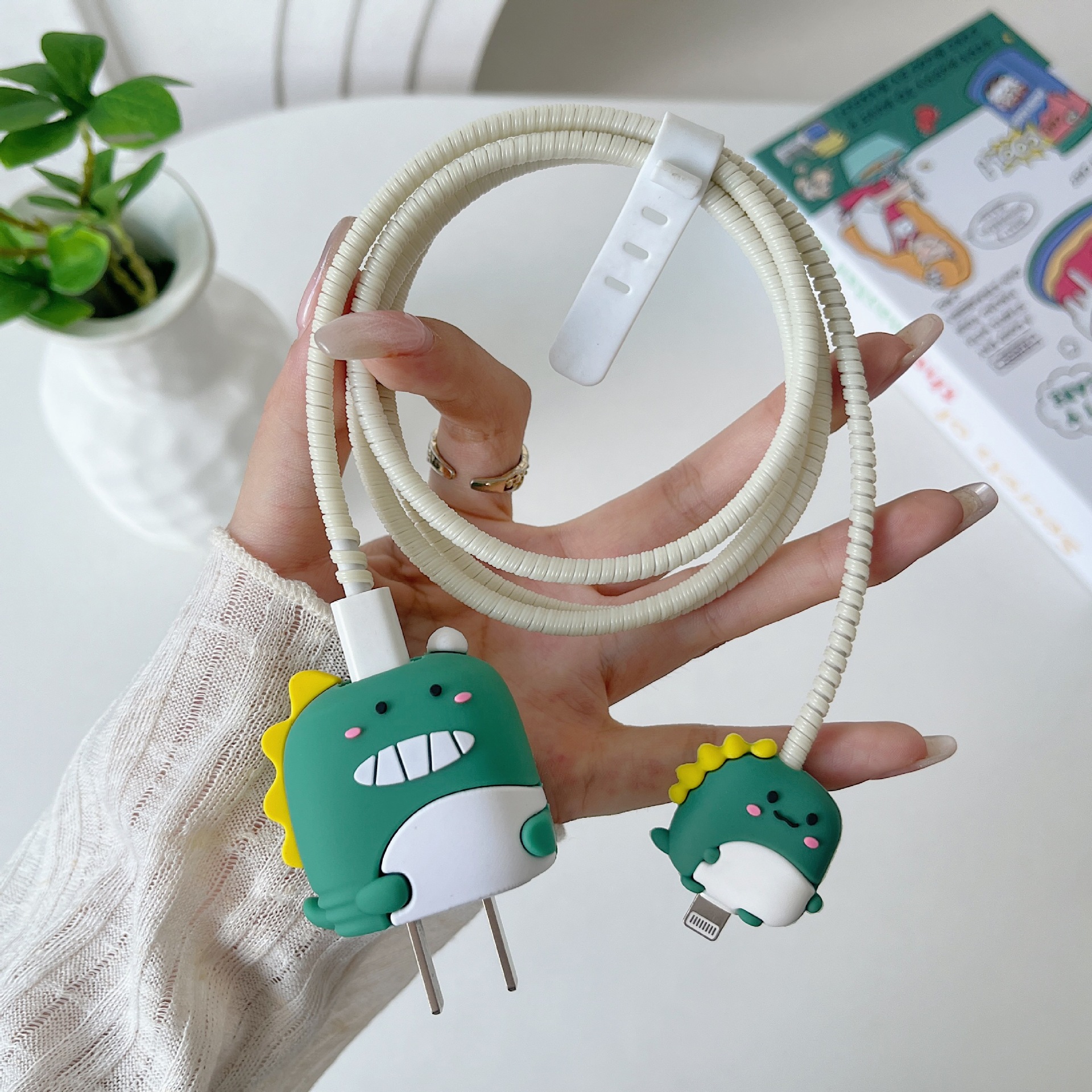 귀여운 드래곤(4개 세트) 크고 작은 헤드 + 1.4m 와이어 로프 + 실리콘 타이