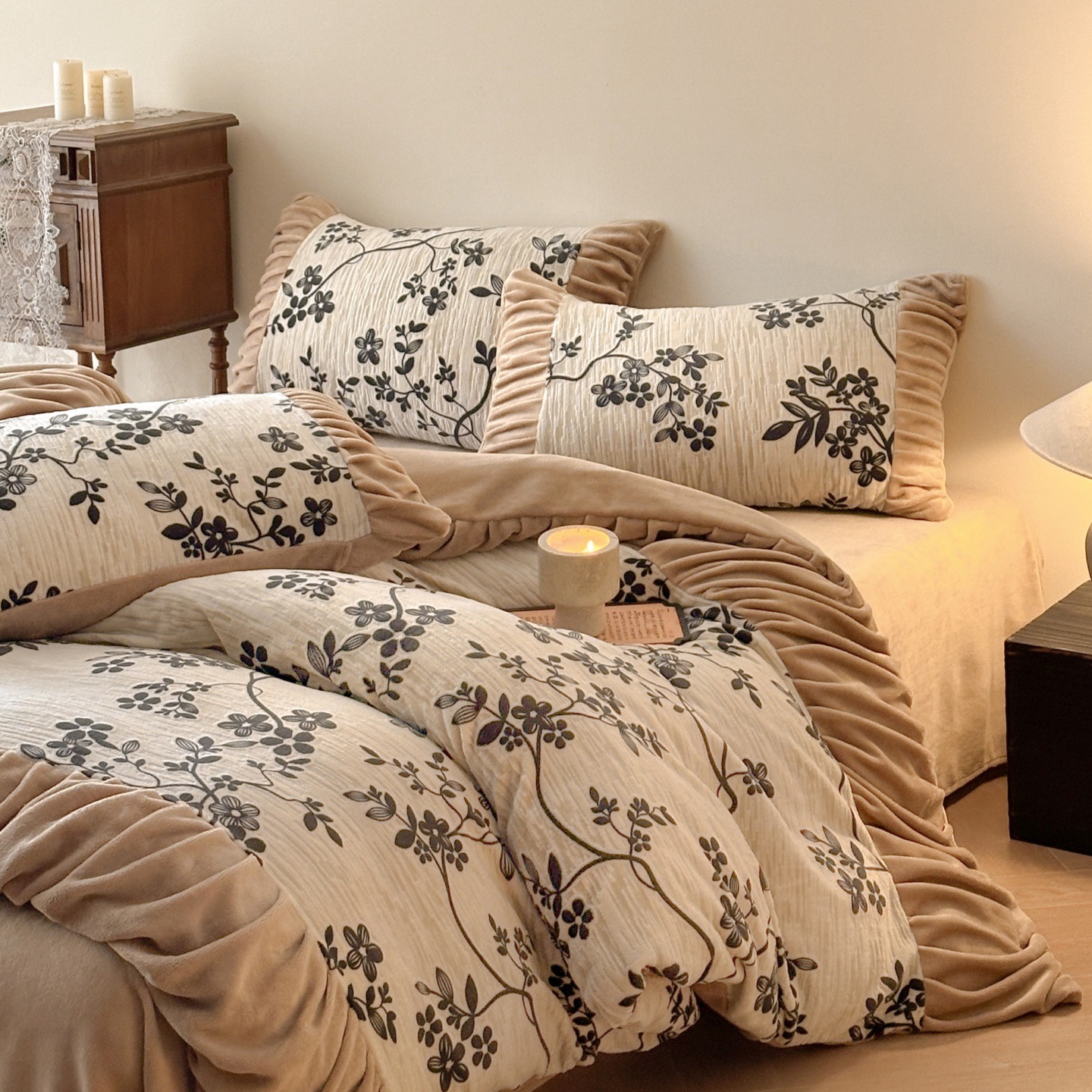 Nordic French Vintage Boho Class A Embossed Vintage Ins-Style Milk Velvet Four-Piece Set Thickened Duvet Cover Bed Sheet For Autumn And Winter_voghion.com