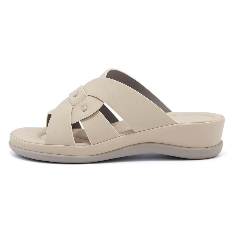 2025 primavera nueva zapatilla fría ligera antideslizante pendiente con zapatillas de viaje cómodas ociosas de fondo grueso para mujeres