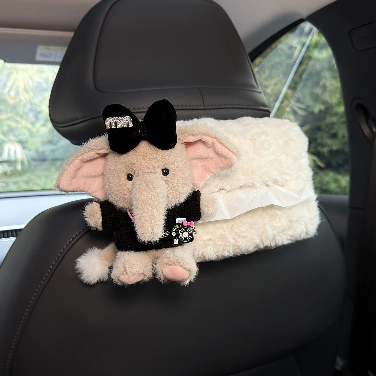 2026 New Model Car Tissue Box, Car-Mounted Hanging Tissue Bag, Headrest Tissue Box for Front and Rear Seats, Cute Design for Girls