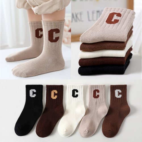 Cute C-letter striped baby socks for boys and girls aged 1-12, winter and summer, crew length, made of cotton for children.