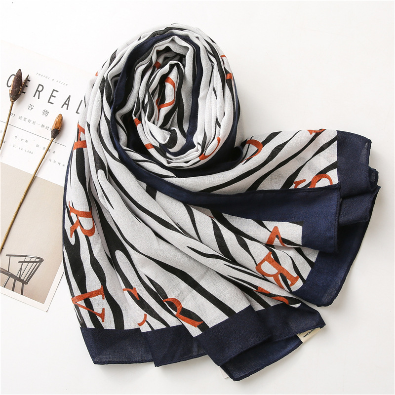 New Fashion Warm Striped Scarf display picture 7
