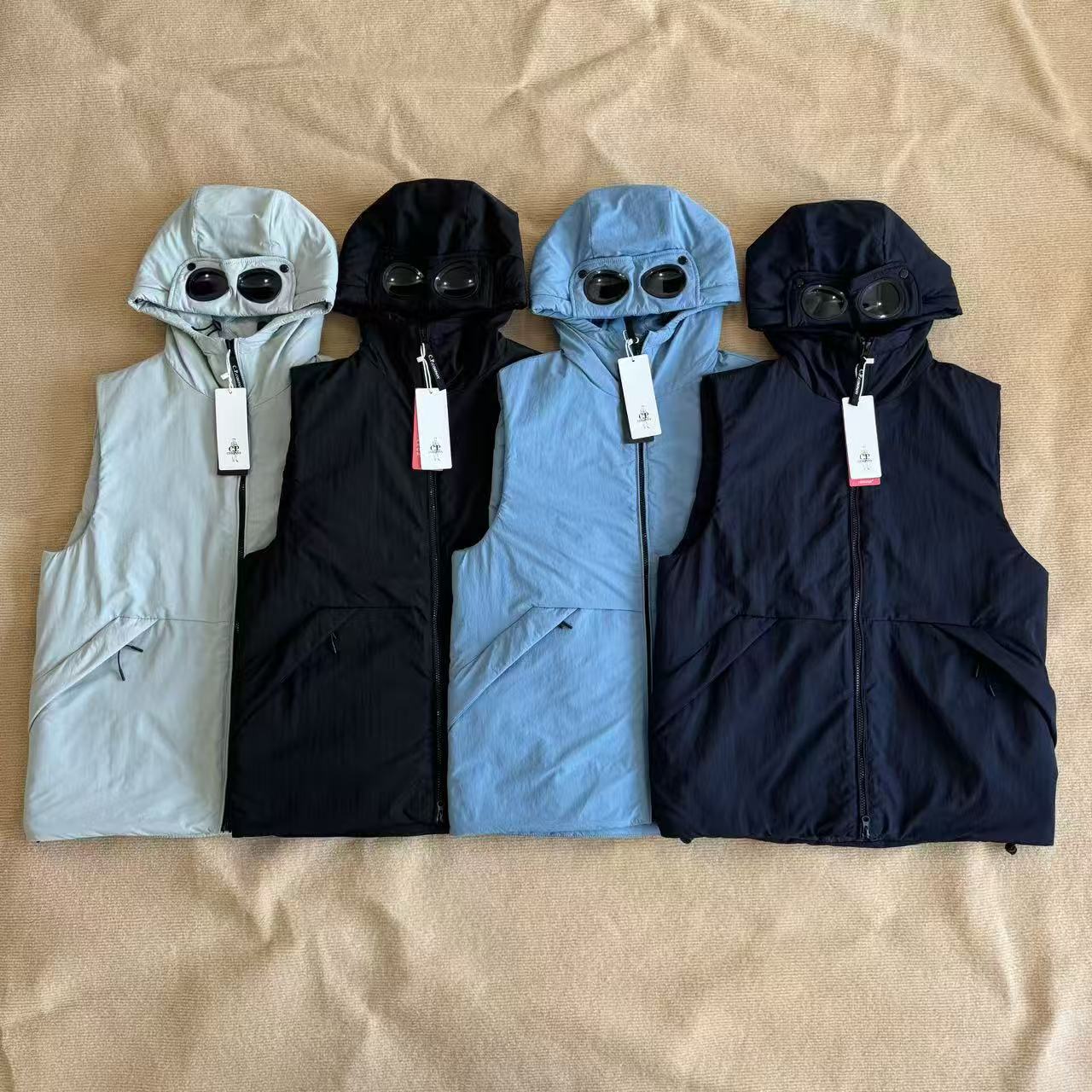 Trendy hooded jacket with glasses pocket design, men's casual workwear functional vest, outdoor warm zip-up sleeveless jacket