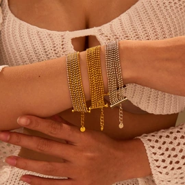 耳环;项链;手链