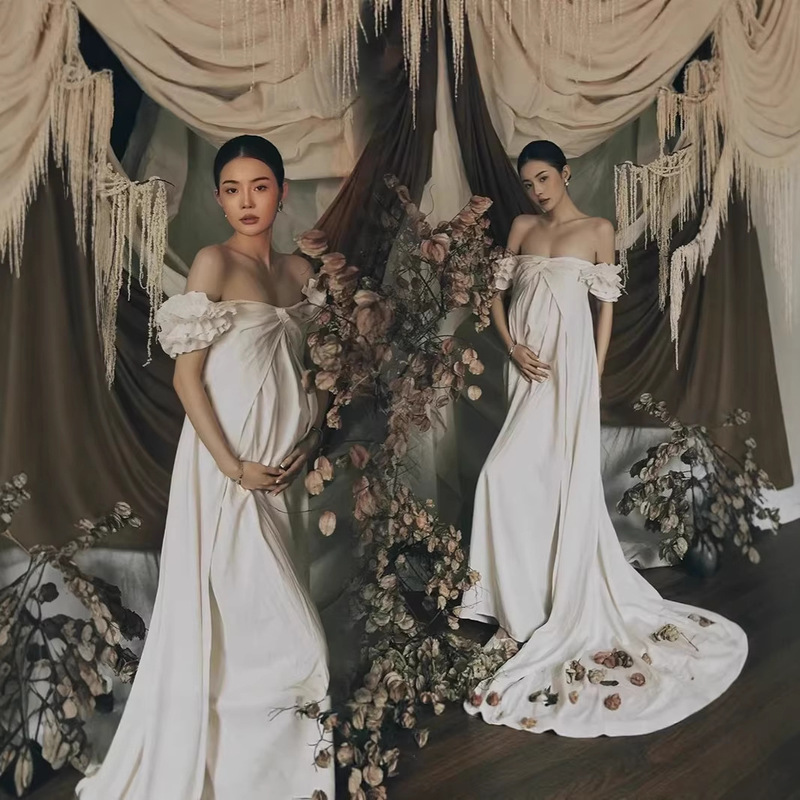 Photo Studio's New Style of French-Style White Dress for Pregnant Moms, High-End Retro Oil Painting Style Photo Shoot Clothing