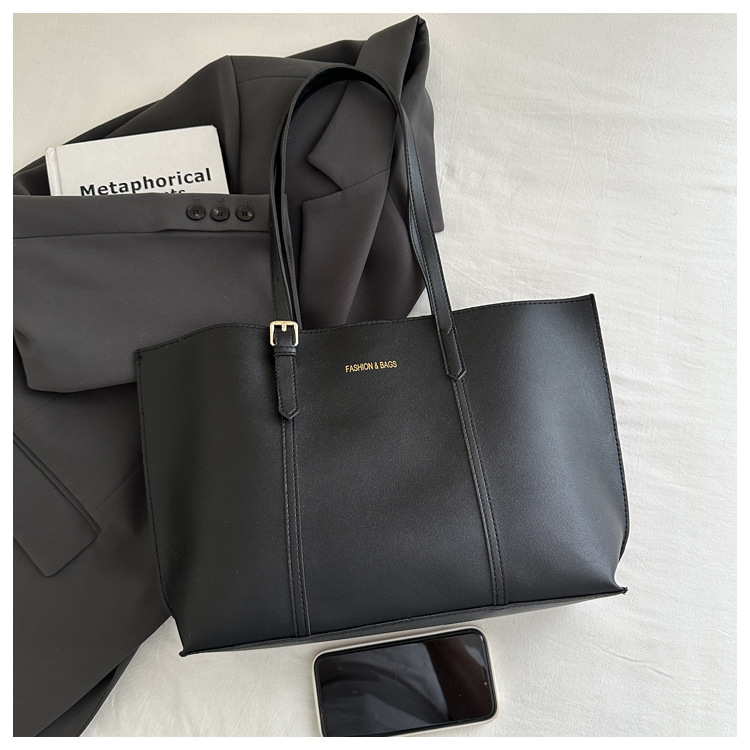 Wholesale of retro, simple and elegant tote bags from the manufacturer. New stylish, large-capacity single-shoulder bags for commuting and casual use undefined