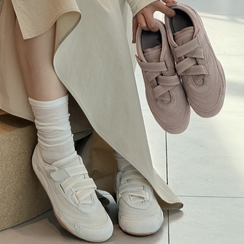 2025 New Summer and Autum French Retro Style Velcro Ballet Training Shoes Women's Versatile Casual Sports Shoes 2025 New Summer and Autum French Retro Style Velcro Ballet Training Shoes Women's Versatile Casual Sports Shoes