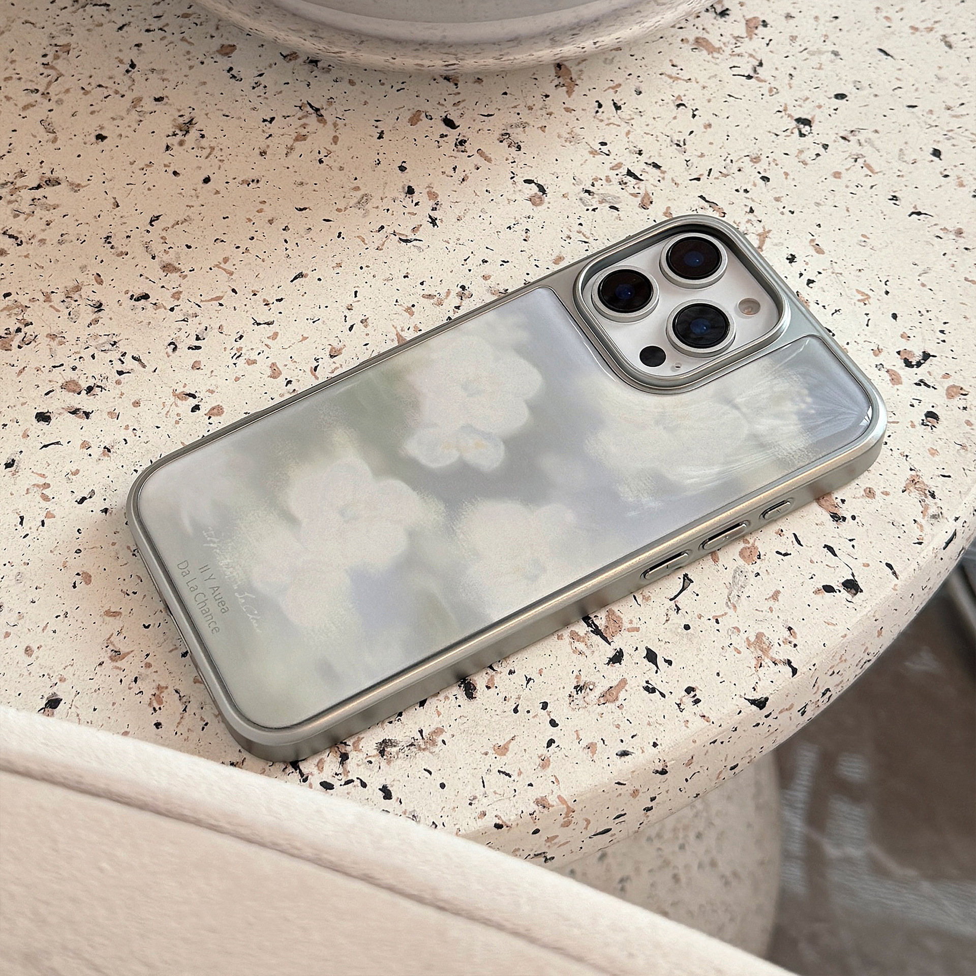 Funda para teléfono iPhone 14, 13, 15, Huawei, con diseño de flor blanca difusa, adecuada para Apple 16, 17 Pro Max