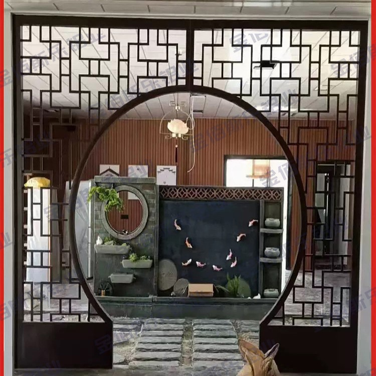 Personalizada aleación de aluminio nuevo estilo chino de hielo agrietado luna puerta imitación de madera pantalla partición sala de estar arco redondo marco de cubierta de piso image 5