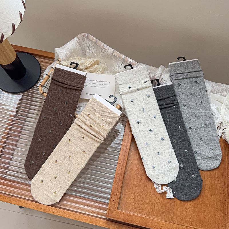 25 Korean-Style Autumn and Winter Mid-Calf Socks for Women, Small Floral Combed Cotton Slouch Socks, Seamless Mid-Length Socks, Trendy Ins Socks 25 Korean-Style Autumn and Winter Mid-Calf Socks for Women, Small Floral Combed Cotton Slouch Socks, Seamless Mid-Length Socks, Trendy Ins Socks