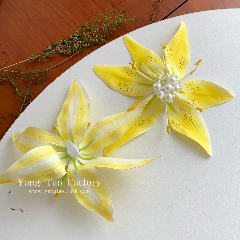 Botones de flores tailandesas de vacaciones en el mar botones de flores atmósfera nicho fotos sandalias accesorios botones de zapatos