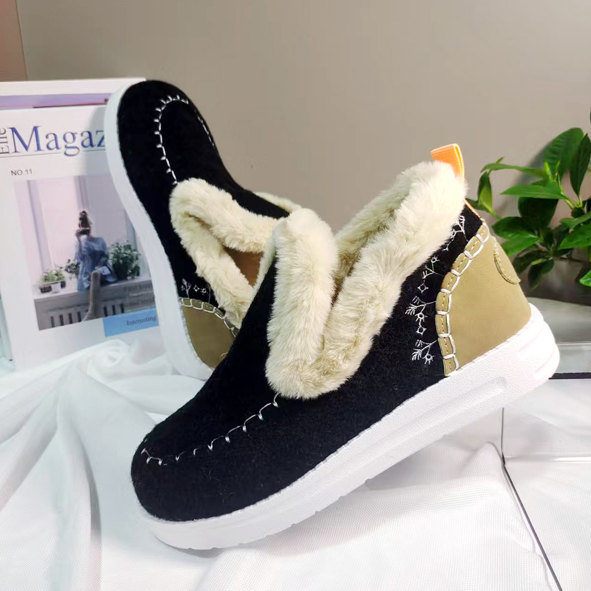 亚马逊跨境大码加绒毛毛棉鞋女靴秋冬新款平底加厚圆头高帮雪地靴