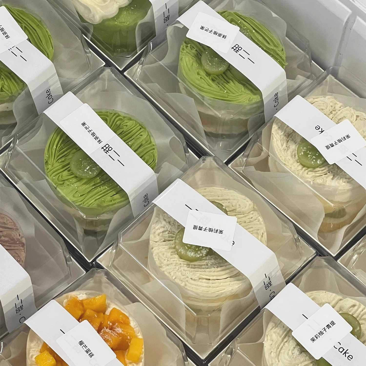 Caja de embalaje de pastel de elevación transparente 2 pulgadas 3 pulgadas caja de pastel cortada en cuencos de cuatro pulgadas caja de embalaje de postre tiramisú