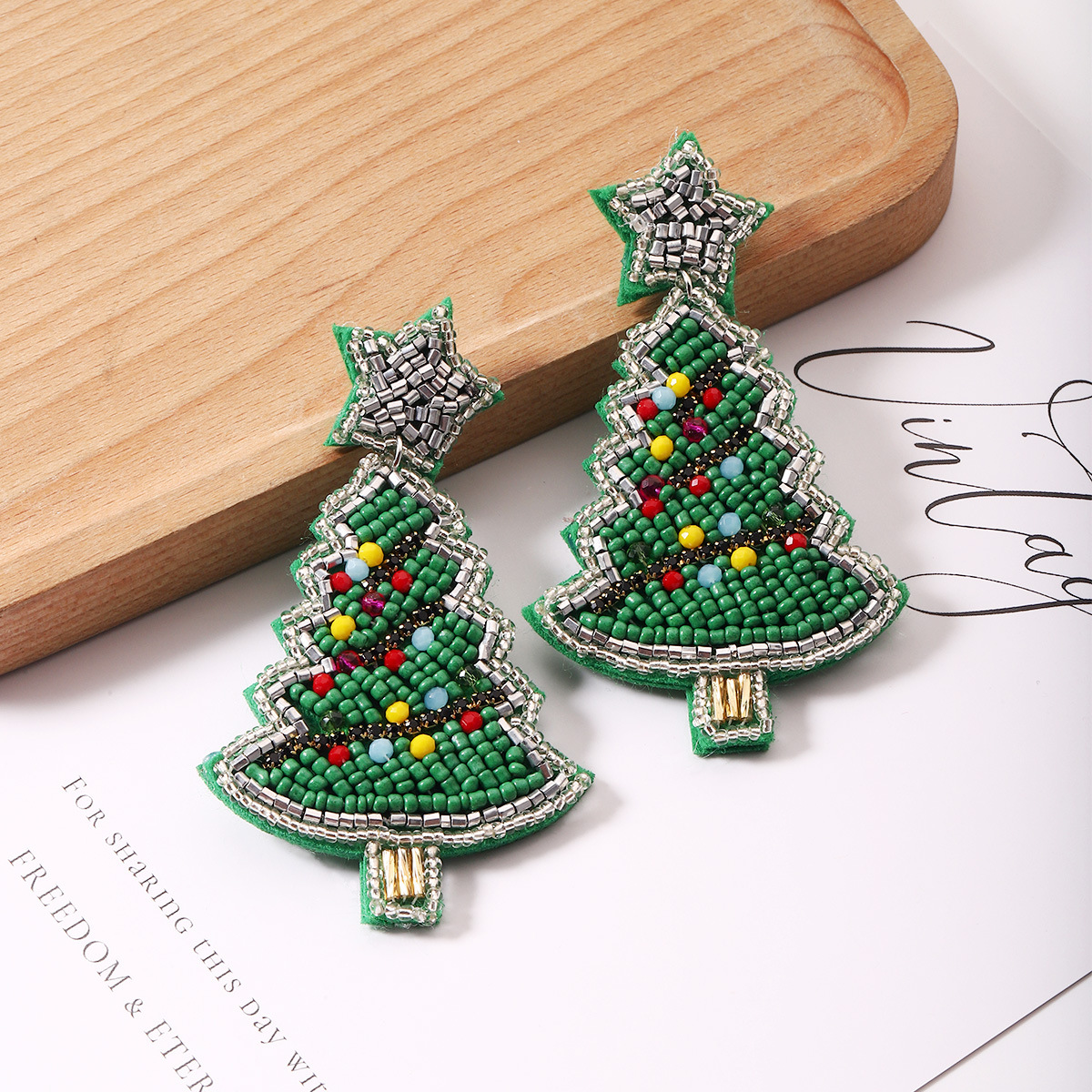 1 Paar Mode Weihnachtsbaum Flechten Kunststoff Perlen Tropfenohrringe display picture 6