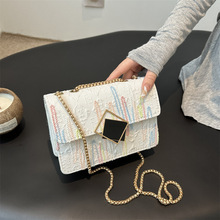 今年流行小包包女2024新款ins彩色条纹格子斜挎包链条休闲小方包