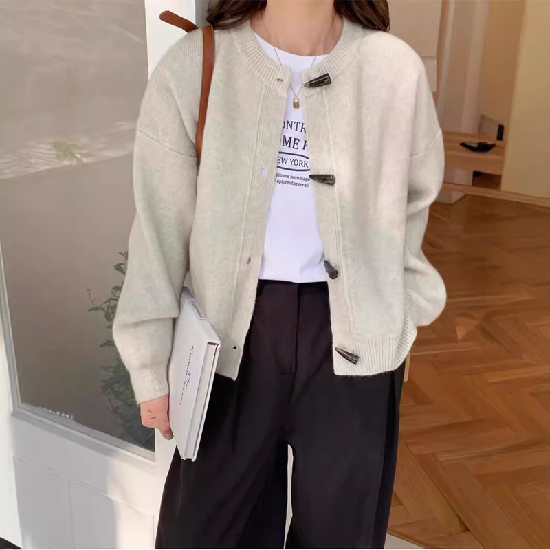 圆领牛角扣针织开衫女春秋季新款宽松百搭纯色设计感上衣长袖外套|undefined