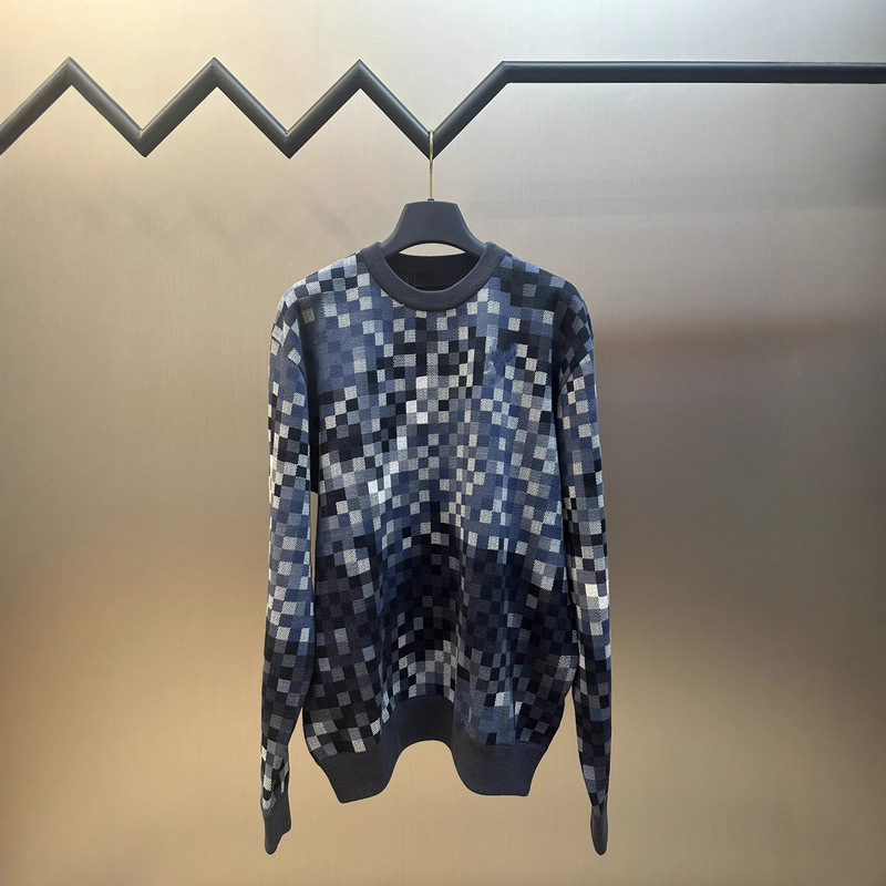 Ceiling Version in Stock High-Quality V Brand 2025 New Mosaic Plaid Pullover Knit Sweater Couple Style