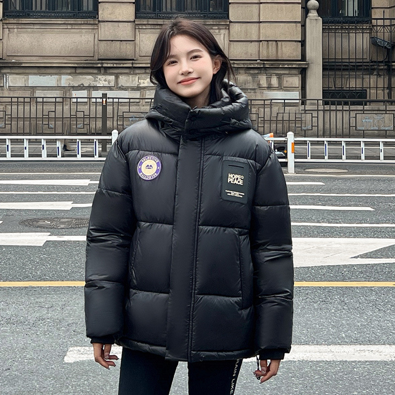 Productos europeos de invierno de algodón negro dorado nuevo estilo de moda delgado ocio suelto pequeño chaqueta con capuzas gruesas image 4