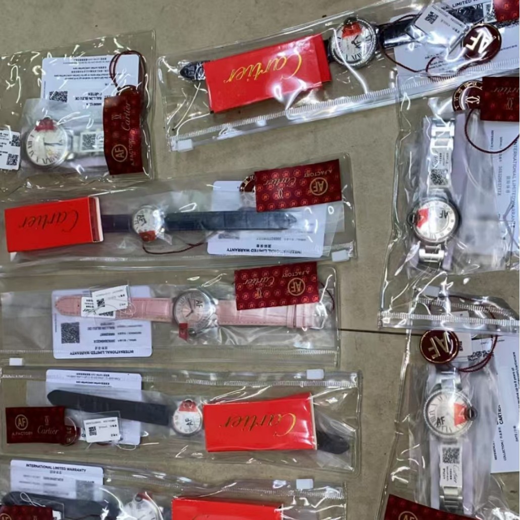 Direct Sales from the Manufacturer in Zhanxi, Popular Cross-Border Foreign Trade Automatic Mechanical Waterproof Watches for Men and Women with Stainless Steel Dial