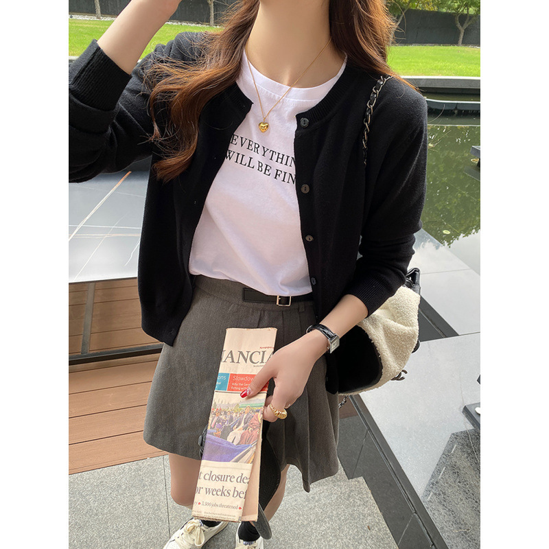 Sweater Tops Women's Clothing 2025 Spring and Autumn New Autumn and Winter Outer Cardigan Autumn High-End Knitted Knitwear Tops Sweater Tops Women's Clothing 2025 Spring and Autumn New Autumn and Winter Outer Cardigan Autumn High-End Knitted Knitwear Tops