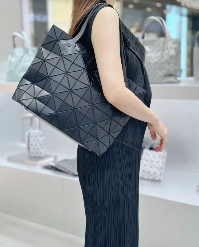 原厂三宅新款摇滚7*10几何菱格女包时尚大容量磨砂手提单肩包|undefined