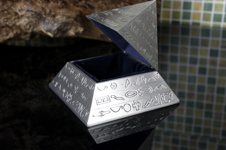金字塔首饰盒