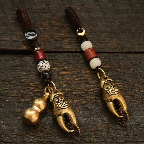 Money in hand to attract wealth Brass Crab Claws Five Emperors Money Keychain Pendant Men's and Women's Key Bag Pendant