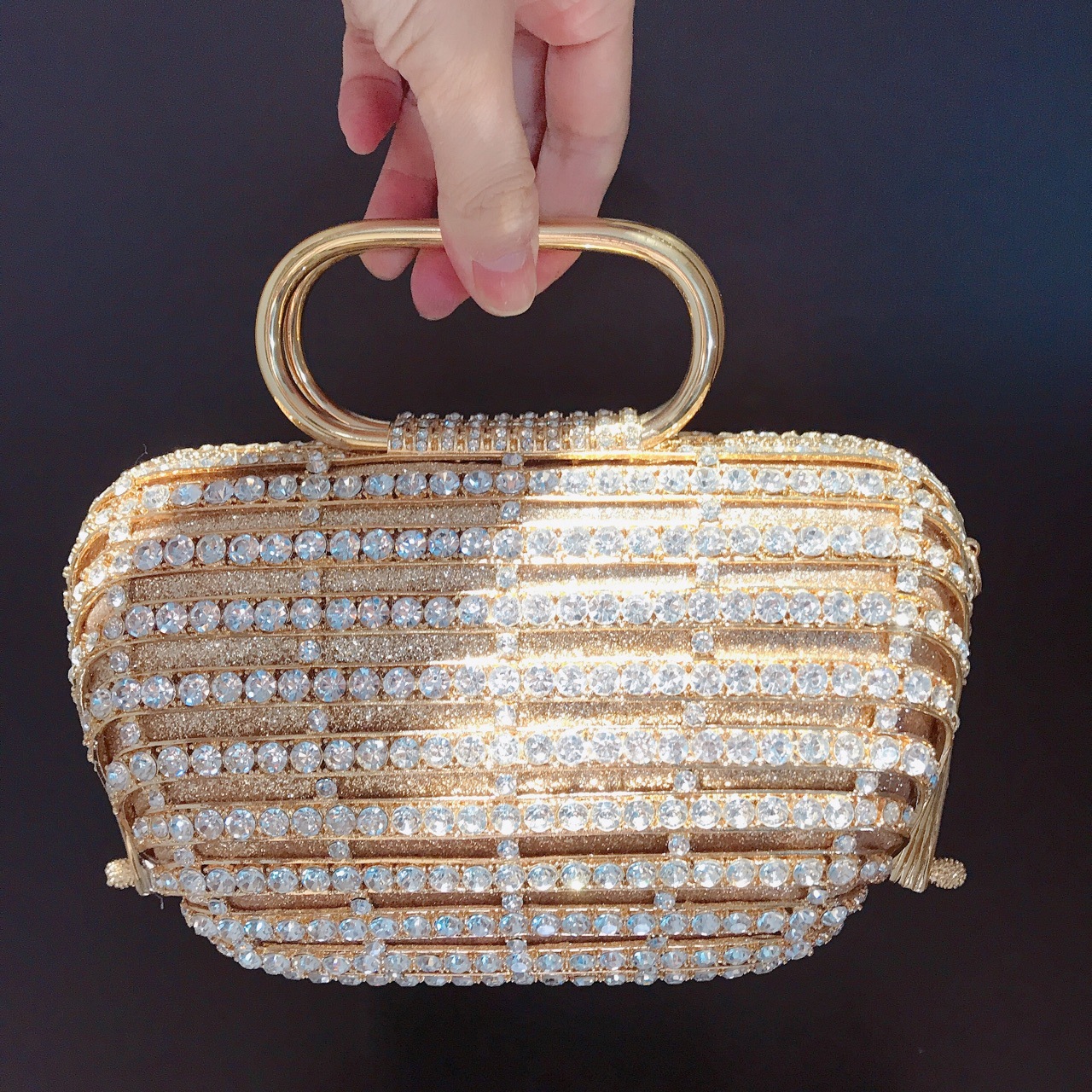 Túi clutch nữ đính đá dạ hội kim loại rỗng họa tiết lồng chim — Cá tính đặt làm, Màu xanh lục, Màu đỏ, Nền vàng kim cương trắng chi tiết 4