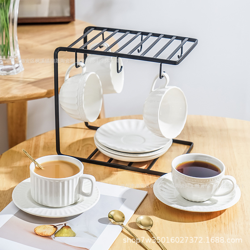 Juego de tazas y platillos de café de hotel Taza de cerámica blanca pura simple Taza de té de la mañana Juego de té de la tarde Taza de desayuno Taza de té con flores