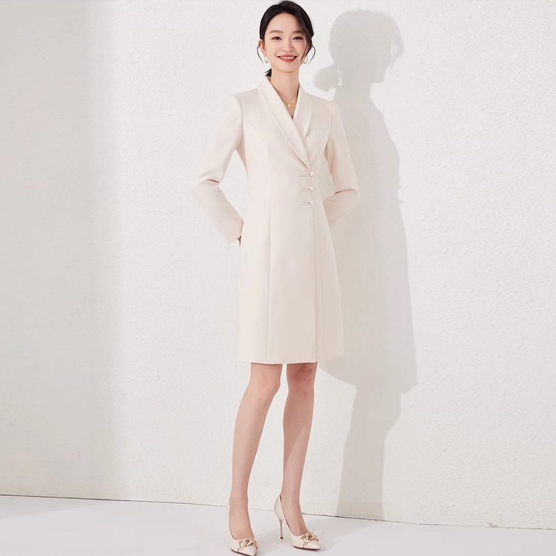 Ai Shangchen Temperament Host Long-sleeved Shawberry Collar dress Formal Dress New Chinese Style Small A Skirt with Buckle