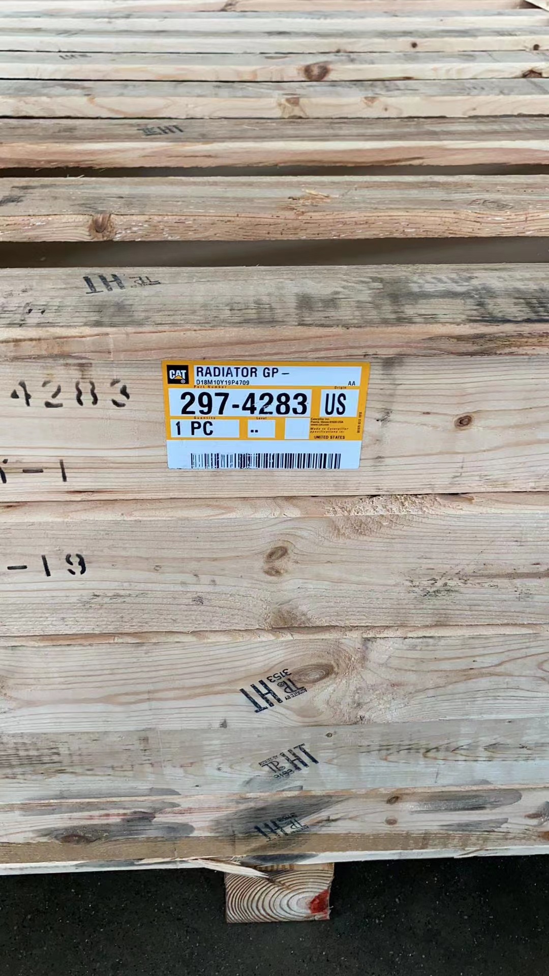 卡特彼勒 2974283    297-4283: 散热器总成C11 C13