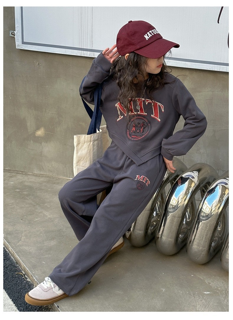 Maglione casual ampio da ragazza con lettere giocose top irregolare a maniche lunghe T pantaloni a gamba larga a tubo dritto in due pezzi_voghion.com