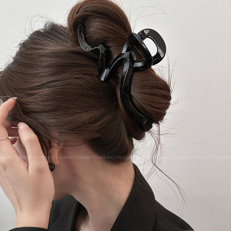 Elegante pinza de perlas de temperamento pinza de tiburón mediana pinza para el cabello mujer 2025 nuevo sombrero de clip de cabeza de sentido avanzado