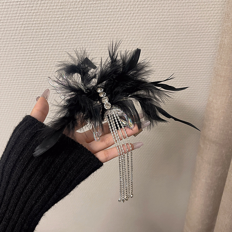 Women's Elegant Sweet Butterfly Feather Hair Clip display picture 2