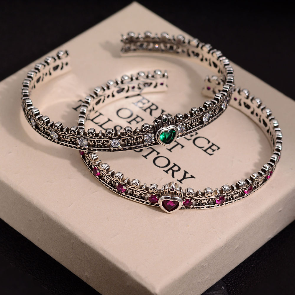 Retro women's bracelet