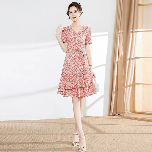 Gentle Breeze French Vintage Floral Puff Sleeve V-Neck Dress 2025 Summer High-End Fitted Waist Dress for Women