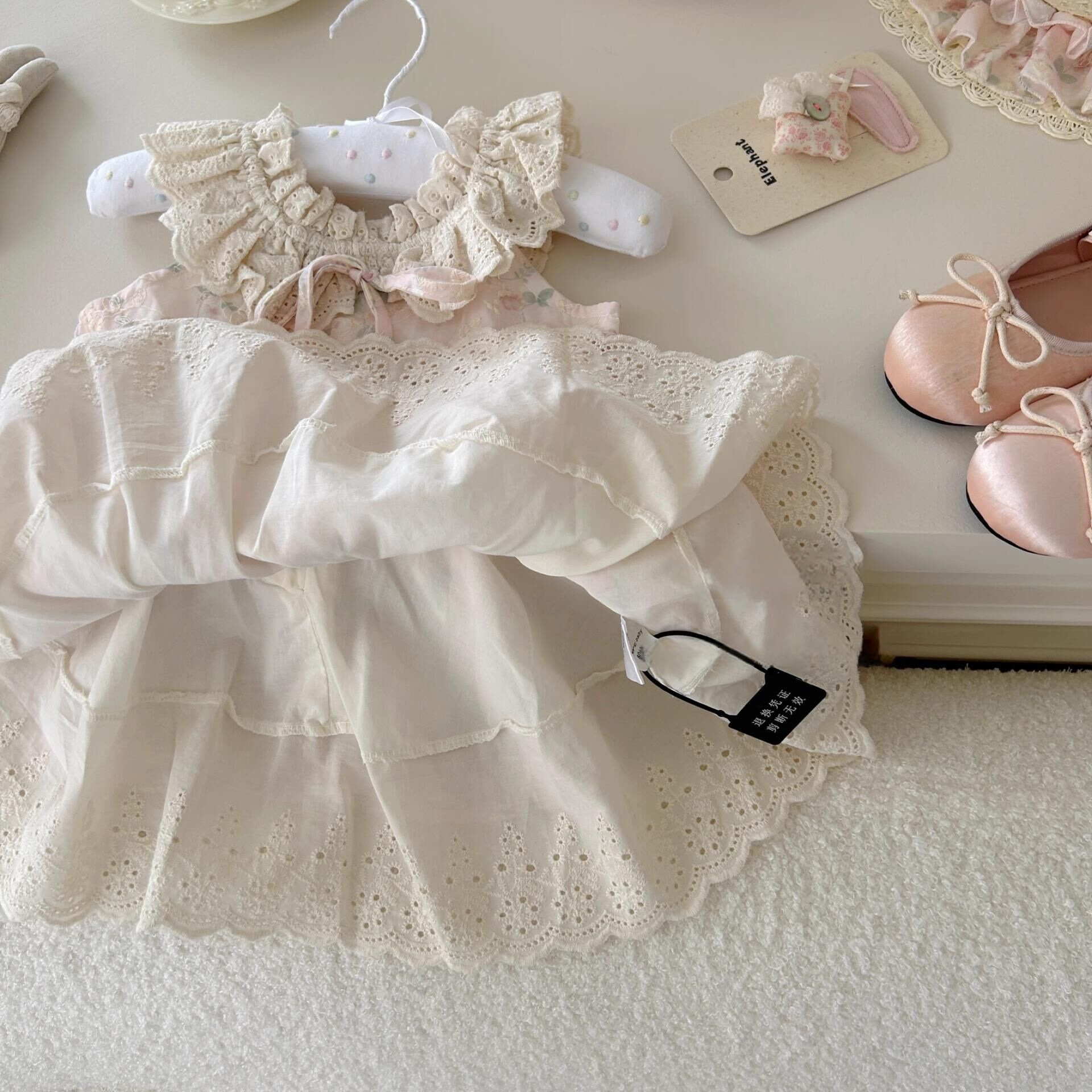 [Xianning Seven] Flores de cerezo originales ~ Vestido de encaje floral suave con mangas pequeñas y dulces de verano para niñas