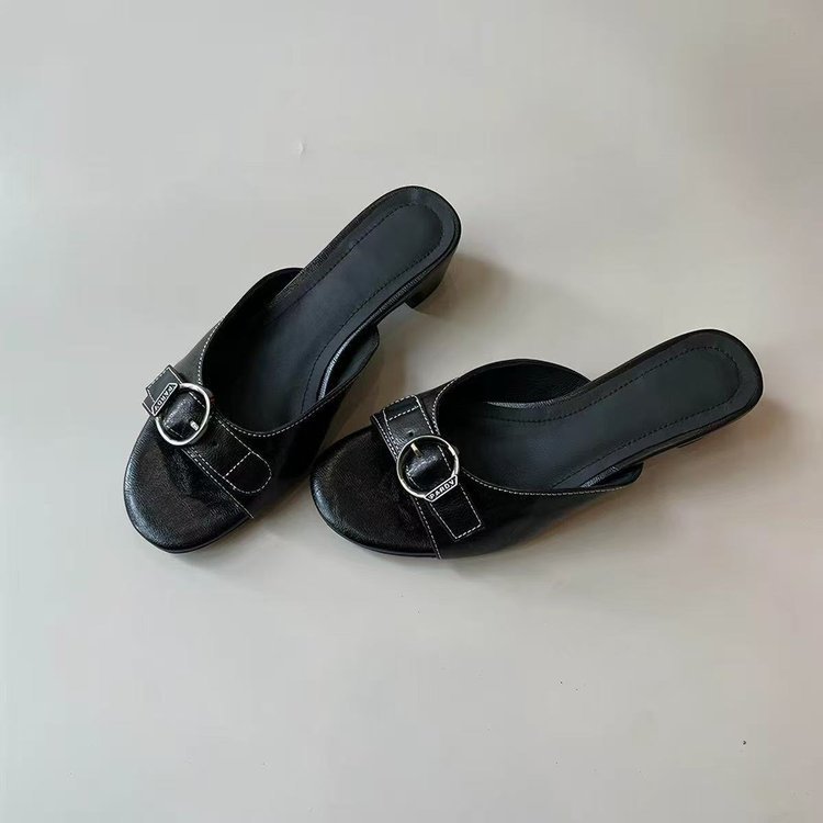 Zapatillas de tacón grueso francés de hadas 2026 verano un cinturón de pedal botón de cinturón de zapatillas de dedos abiertos para mujeres