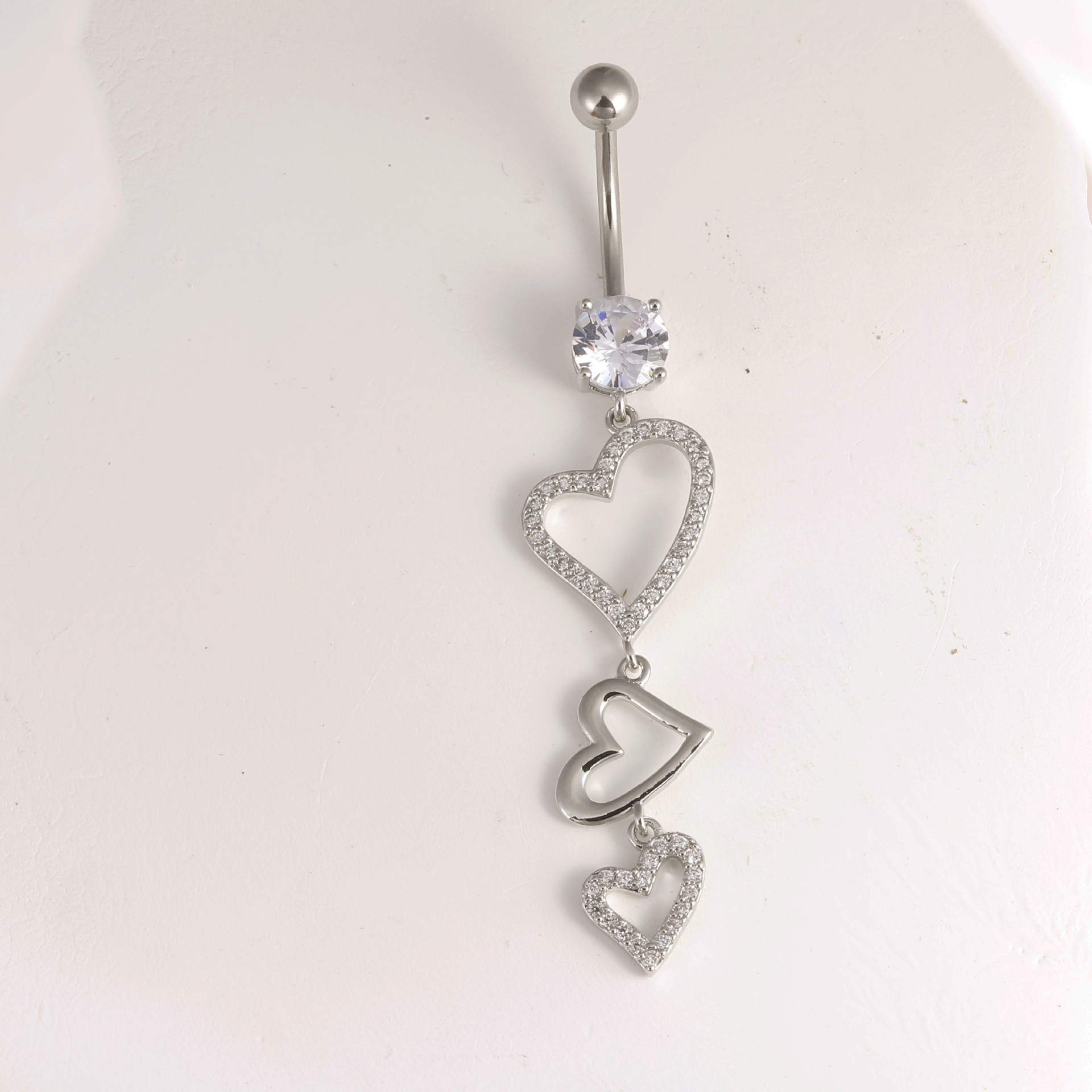 16G labret stud size and finish detail