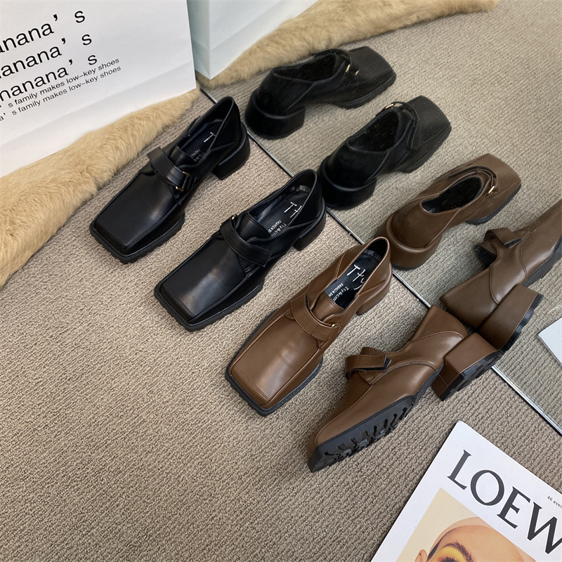 British Style Chunky Heel Leather Shoes for Women 2025 New Retro Square-Toe Slip-On Versatile Fashion Loafers for Women British Style Chunky Heel Leather Shoes for Women 2025 New Retro Square-Toe Slip-On Versatile Fashion Loafers for Women